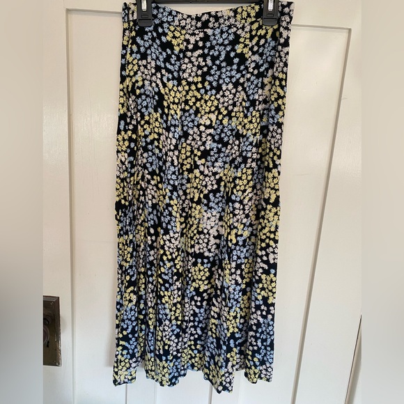 H&M Floral Midi Skirt - Picture 3 of 4